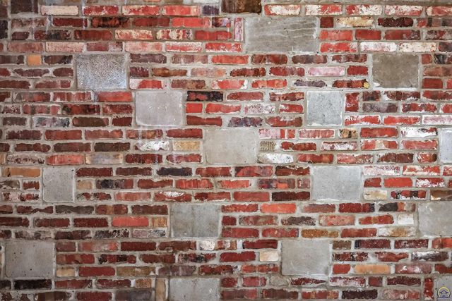 415 SW Orchard ST, Topeka, KS 66618