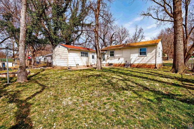 415 SW Orchard ST, Topeka, KS 66618
