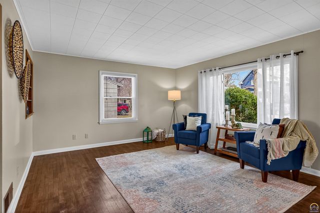 415 SW Orchard ST, Topeka, KS 66618