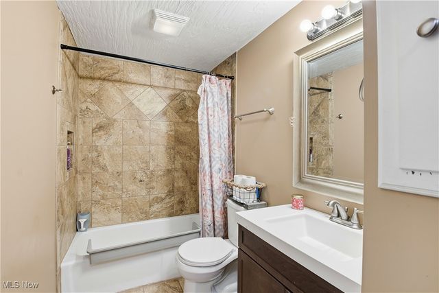 1790 Candlestick Drive, Zanesville, OH 43701