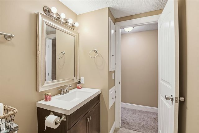 1790 Candlestick Drive, Zanesville, OH 43701