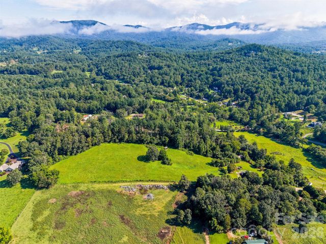 99999 Farm Hills Lane, Fletcher, NC 28732