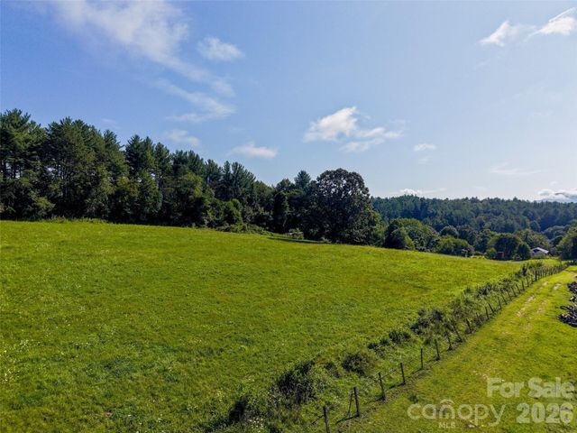 99999 Farm Hills Lane, Fletcher, NC 28732