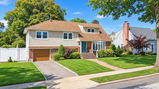 2684 Howell Street, Baldwin, NY 11510