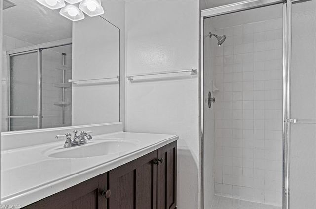 225 TURTLE LAKE CT # 209, Naples, FL 34105