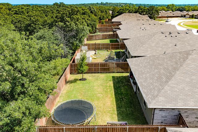 228 Abingdon Street, Azle, TX 76020