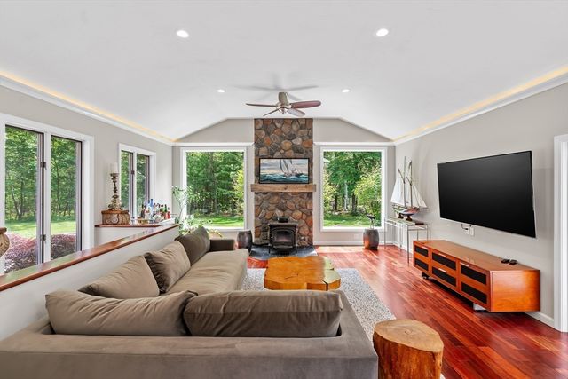 6 Brooks Hill Road, Lincoln, MA 01773