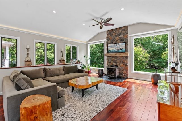 6 Brooks Hill Road, Lincoln, MA 01773
