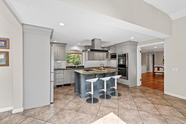 6 Brooks Hill Road, Lincoln, MA 01773