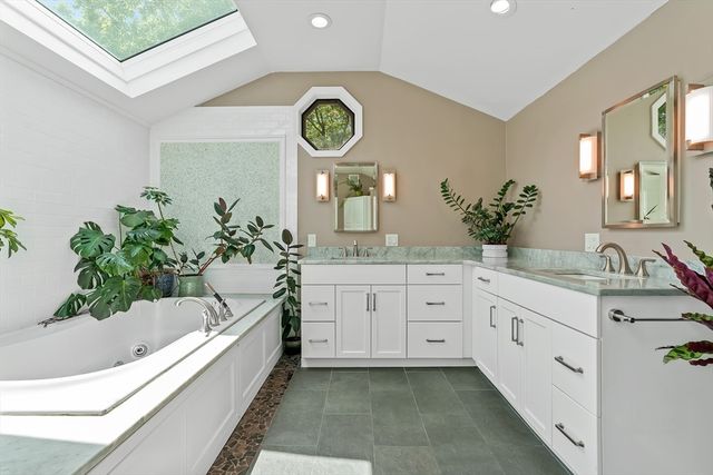 6 Brooks Hill Road, Lincoln, MA 01773