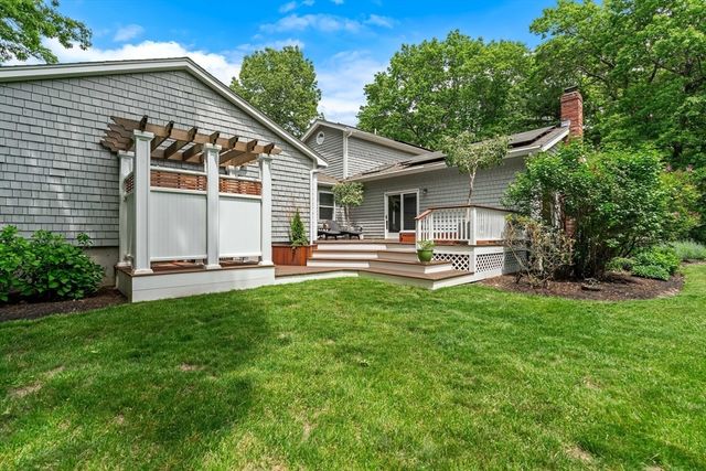 6 Brooks Hill Road, Lincoln, MA 01773