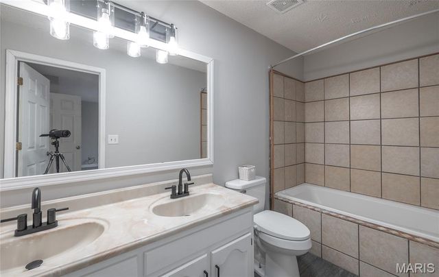 21705 Rudolph Road, Waynesville, MO 65583