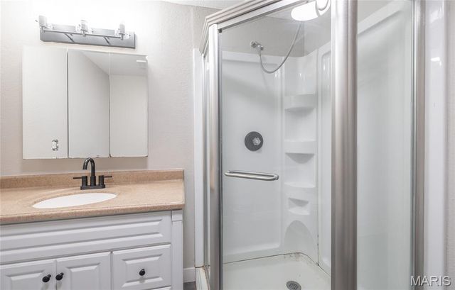 21705 Rudolph Road, Waynesville, MO 65583