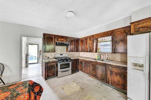 2104 New Jersey Street, Baytown, TX 77520