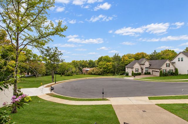 387 Arrow Ct, Hendersonville, TN 37075