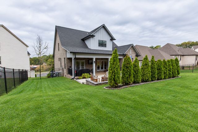 387 Arrow Ct, Hendersonville, TN 37075