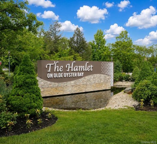 132 Carriage Lane, Plainview, NY 11803