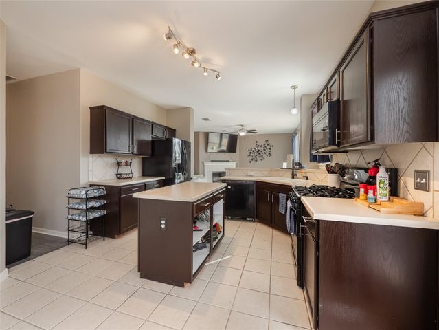 1819 Rutherford DR, Leander, TX 78641