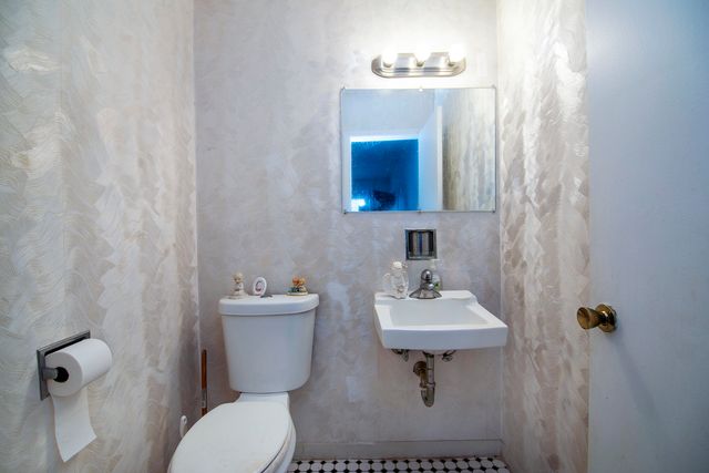 18154 Martin Avenue, Homewood, IL 60430