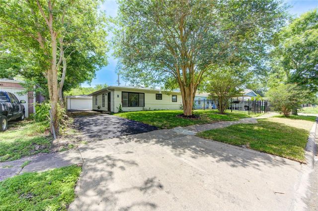 4914 Pershing Street, Houston, TX 77033