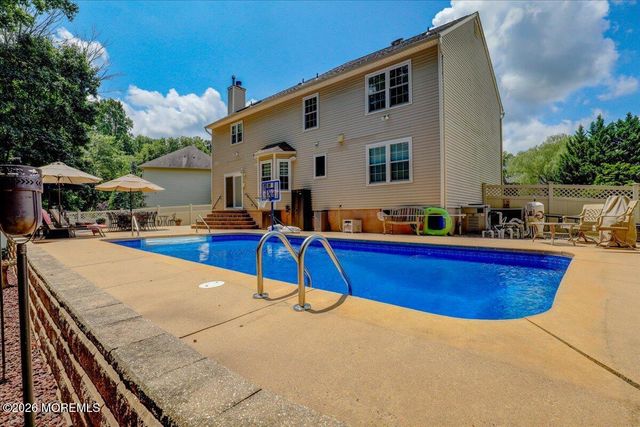 45 Woodruff Drive, Matawan, NJ 07747