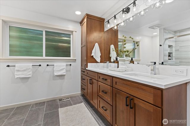 1555 Wildwood Boulevard SW, Issaquah, WA 98027