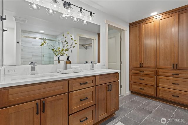 1555 Wildwood Boulevard SW, Issaquah, WA 98027