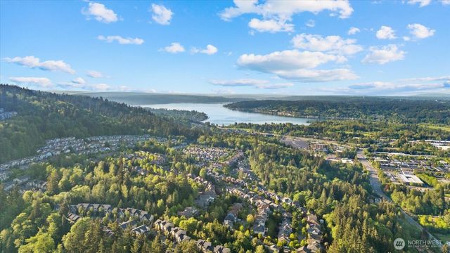 1555 Wildwood Boulevard SW, Issaquah, WA 98027