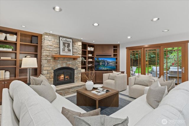 1555 Wildwood Boulevard SW, Issaquah, WA 98027