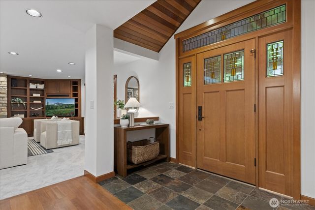 1555 Wildwood Boulevard SW, Issaquah, WA 98027
