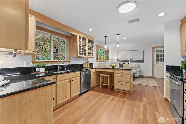 1555 Wildwood Boulevard SW, Issaquah, WA 98027
