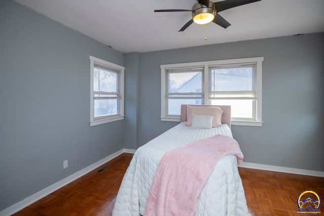 1306 NW Grove AVE, Topeka, KS 66606