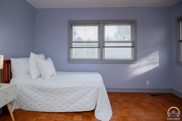 1306 NW Grove AVE, Topeka, KS 66606