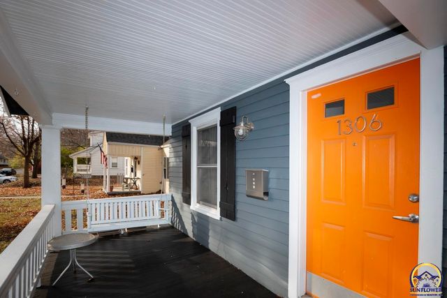 1306 NW Grove AVE, Topeka, KS 66606