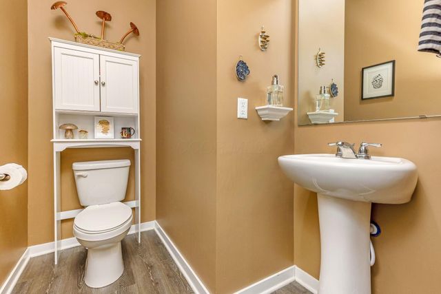 386 Kells Court E, Newark, OH 43055