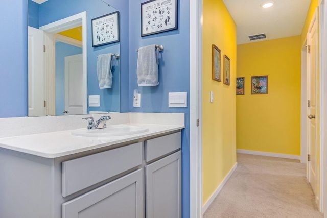 386 Kells Court E, Newark, OH 43055