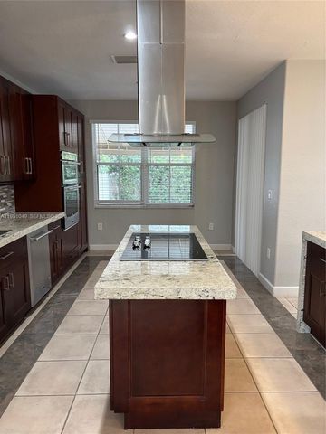 15465 SW 36th Ter, Miami, FL 33185