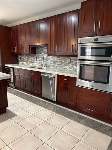 15465 SW 36th Ter, Miami, FL 33185