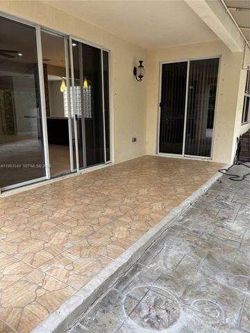 15465 SW 36th Ter, Miami, FL 33185