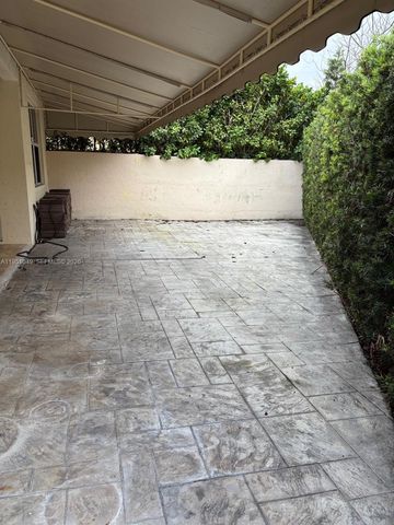 15465 SW 36th Ter, Miami, FL 33185