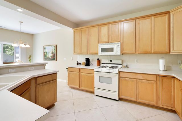 808 New Buffalo Drive, Schererville, IN 46375