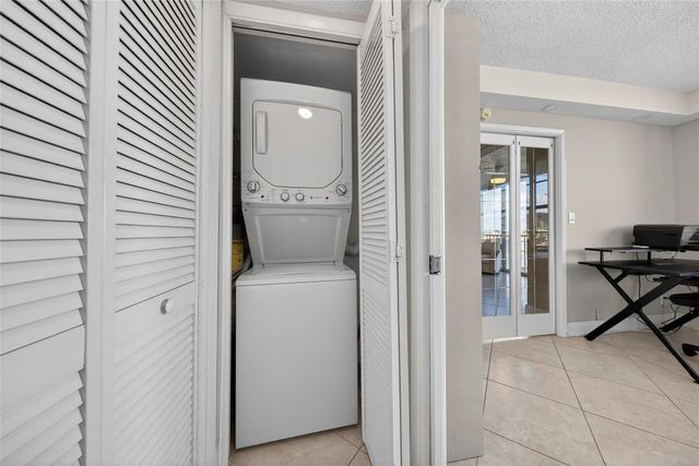 3180 NE 48th Court 412, Lighthouse Point, FL 33064