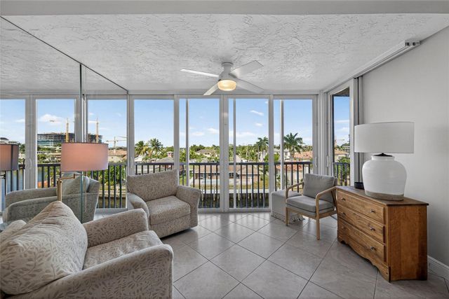 3180 NE 48th Court 412, Lighthouse Point, FL 33064