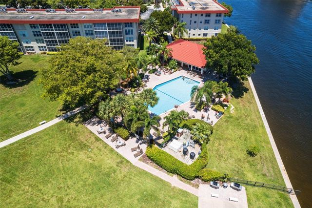 3180 NE 48th Court 412, Lighthouse Point, FL 33064