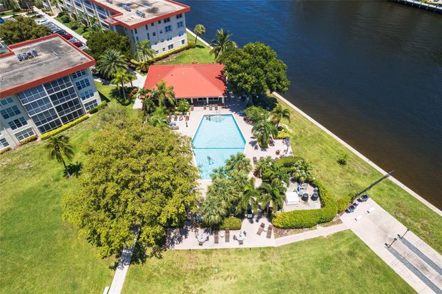 3180 NE 48th Court 412, Lighthouse Point, FL 33064