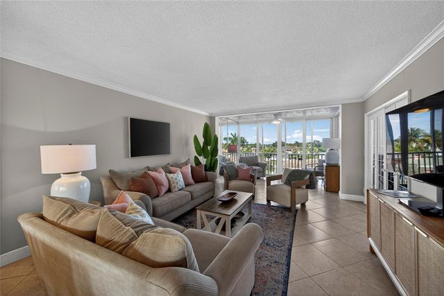 3180 NE 48th Court 412, Lighthouse Point, FL 33064