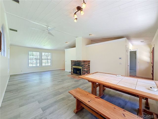 11 Patricia Road, Yankeetown, FL 34498