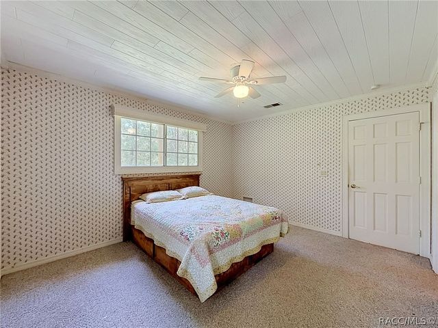 11 Patricia Road, Yankeetown, FL 34498