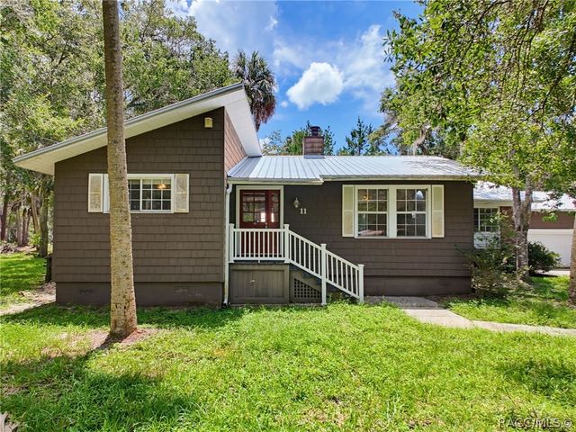 11 Patricia Road, Yankeetown, FL 34498