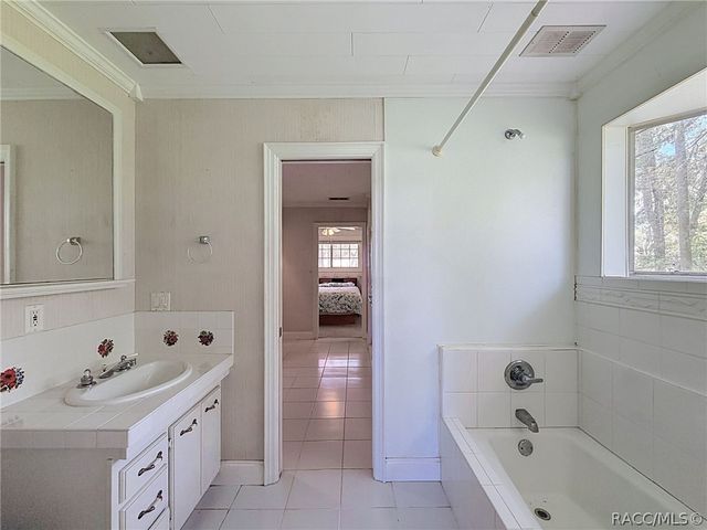 11 Patricia Road, Yankeetown, FL 34498